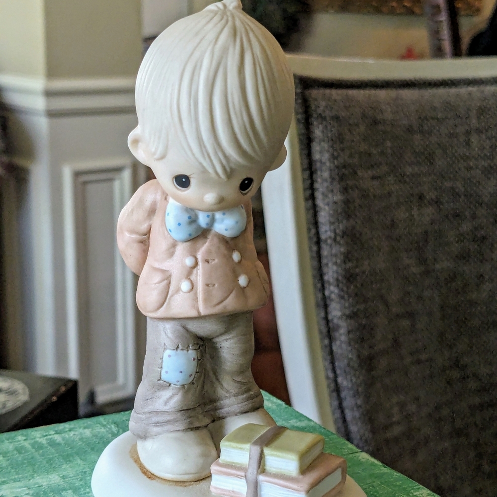 " It's What's Inside That Counts" Precious Moments Figurine. Like New Condition